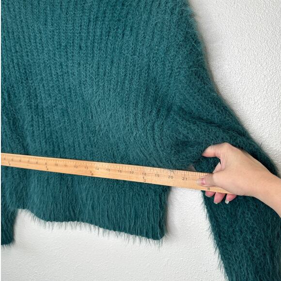 Express Green Fuzzy Long Sleeve Mock Neck Crop Sweater XS - Picture 12 of 13